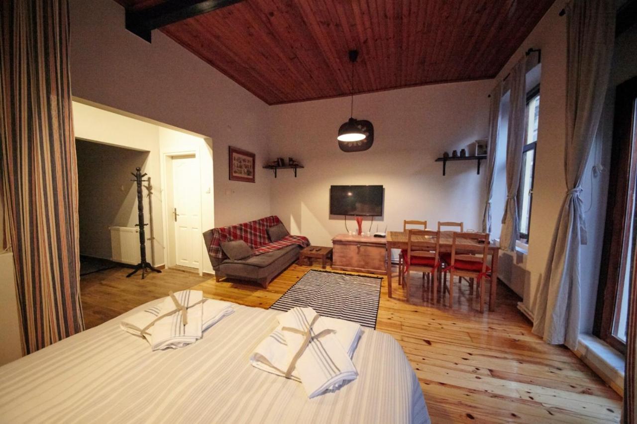 Apartamento Studio At The Heart Of Taksim Estambul Exterior foto