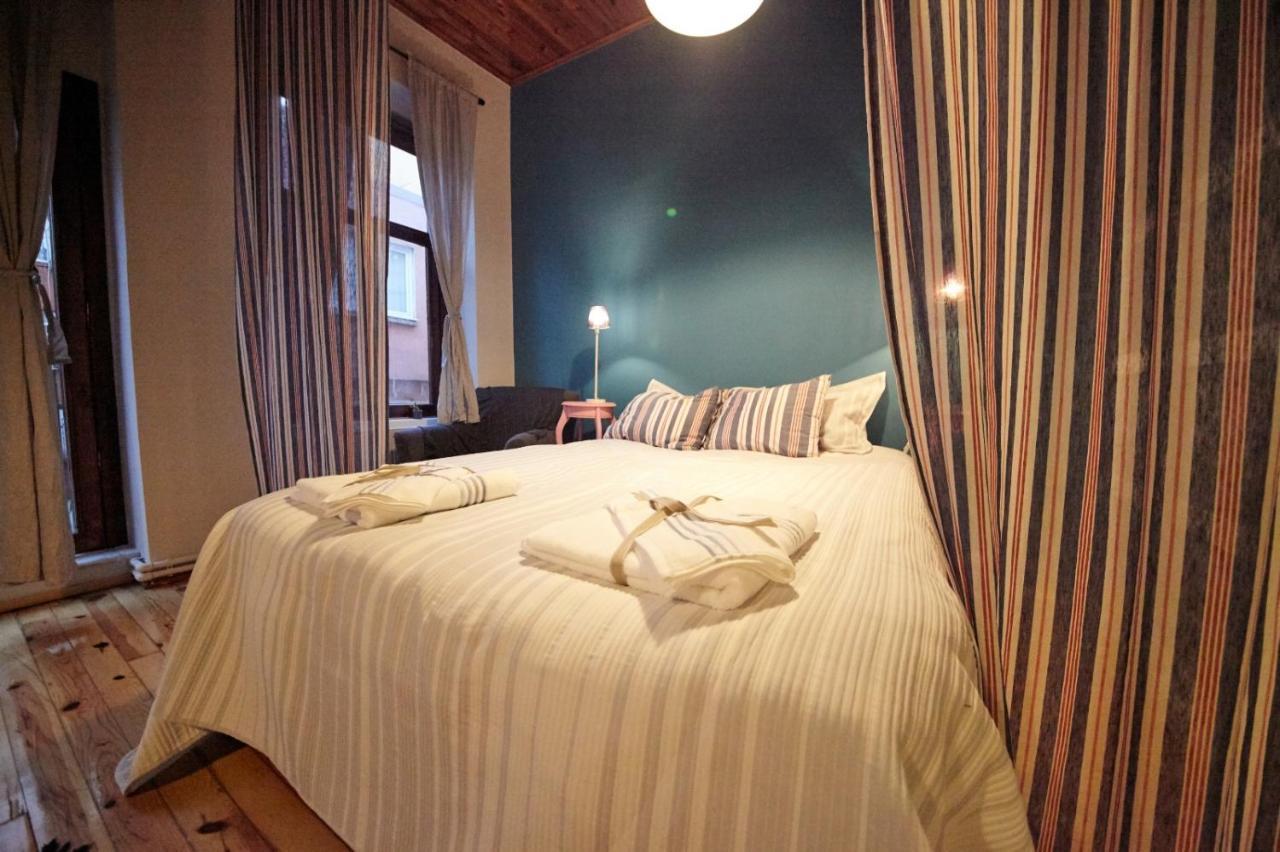 Apartamento Studio At The Heart Of Taksim Estambul Exterior foto