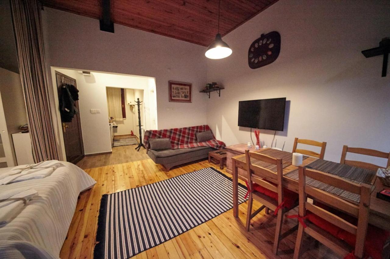 Apartamento Studio At The Heart Of Taksim Estambul Exterior foto
